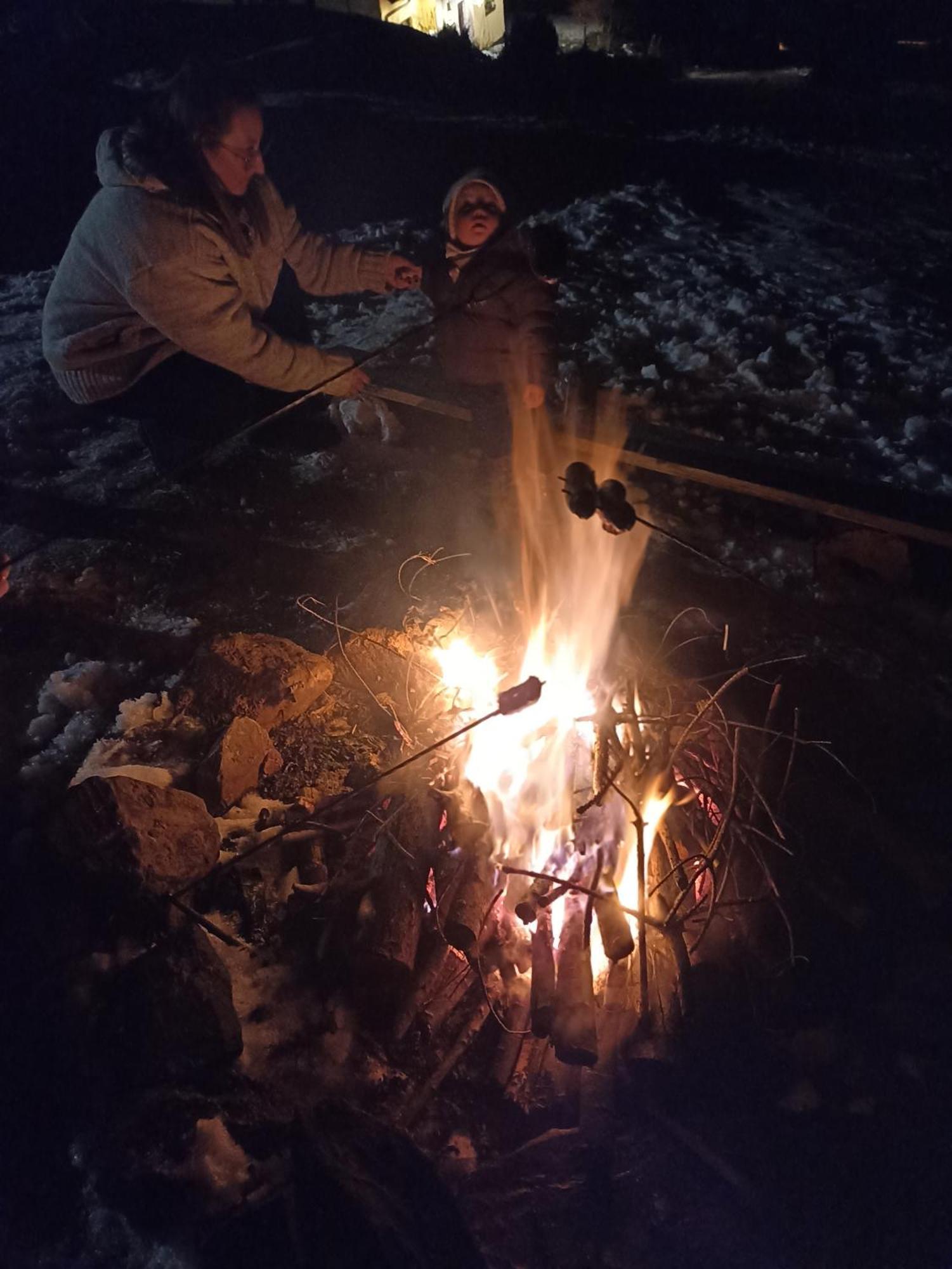 Domki I Apartamenty Nad Jeziorem Solinskim Z Basenem I Widokiem Na Gory Wolkowyja Exterior foto