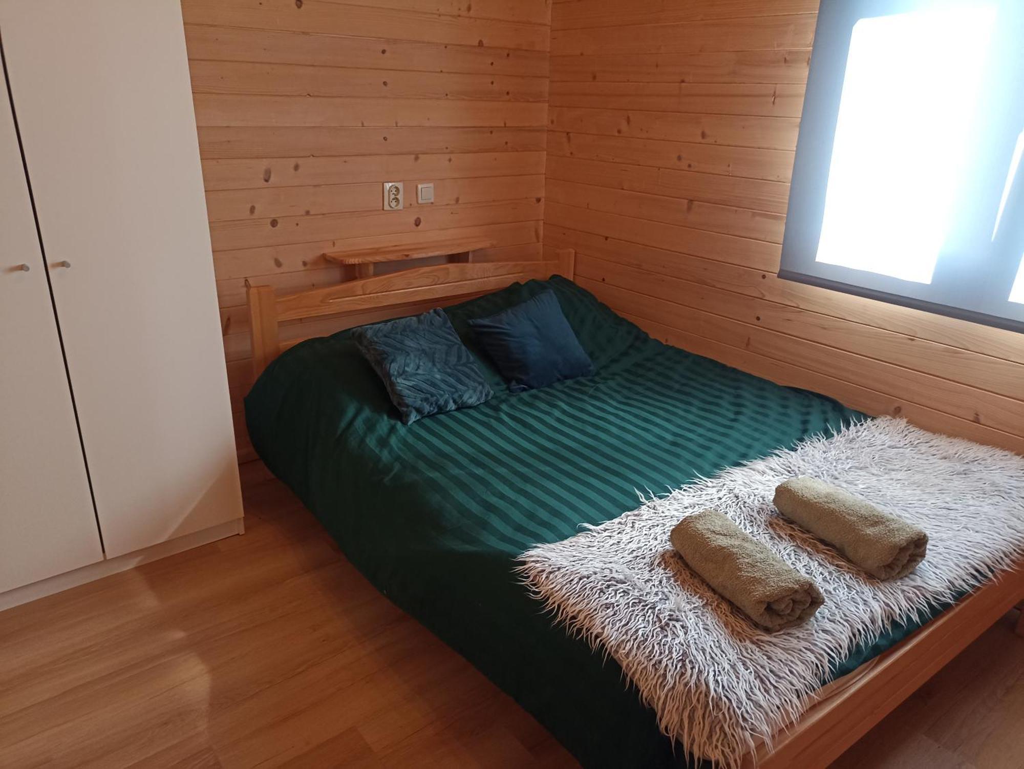 Domki I Apartamenty Nad Jeziorem Solinskim Z Basenem I Widokiem Na Gory Wolkowyja Exterior foto